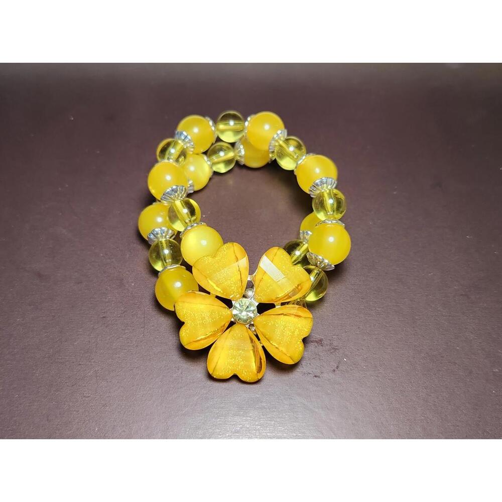 Vintage Costume Jewelry Stretch Bracelet with yellow glass beads & yellow flower